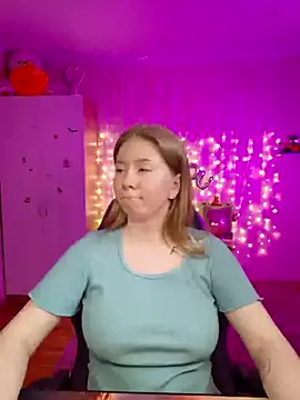 Snapshot of D0nna_ chatting on 04-20-26, 11:50 D0nna online show from 04-20-26, 11:50