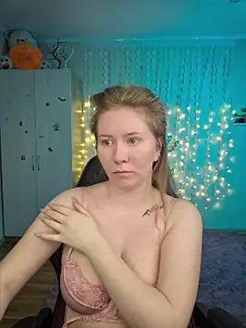 Snapshot of D0nna_ chatting on 04-24-26, 07:38 D0nna online show from 04-24-26, 07:38