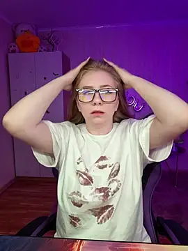 D0nna  online show from 04-04-26, 02:56