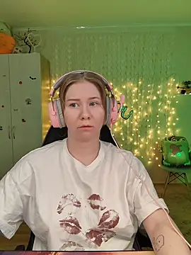 D0nna  online show from 02-11-26, 07:14