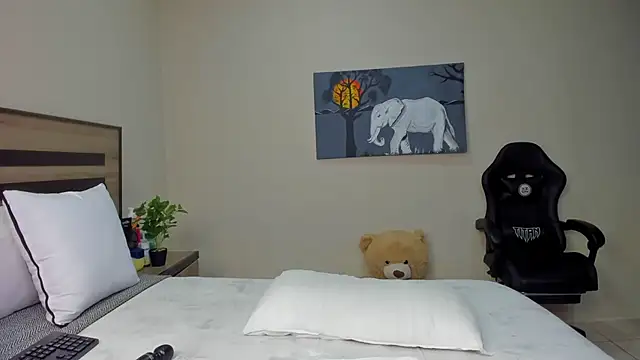 Renee-18 online show from 03-24-26, 07:41