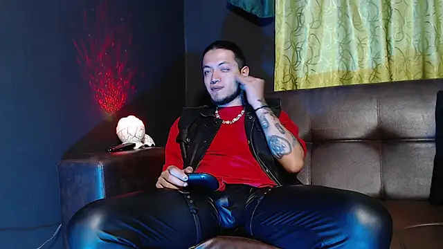 Snapshot of Dicaprioo_ chatting on 05-20-26, 05:59 Dicaprioo online show from 05-20-26, 05:59