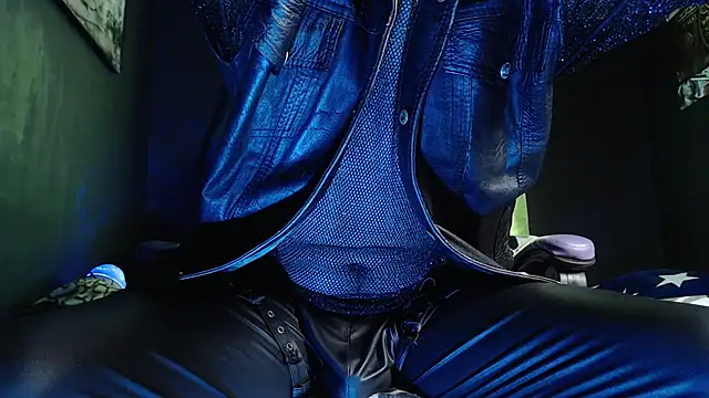 Dicaprioo  online show from 04-17-26, 04:43