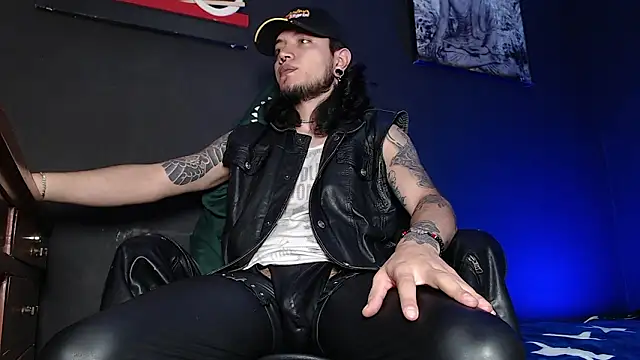 Snapshot of Dicaprioo_ chatting on 02-06-26, 04:30 Dicaprioo online show from 02-06-26, 04:30