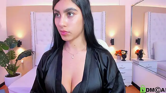 Snapshot of Emily_roux chatting on 11-07-25, 03:33 Emily roux online show from 11-07-25, 03:33