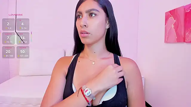 Snapshot of Emily_roux chatting on 10-08-25, 12:23 Emily roux online show from 10-08-25, 12:23