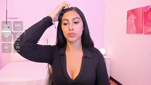 Snapshot of Emily_roux chatting on 09-10-25, 01:37 Emily roux online show from 09-10-25, 01:37