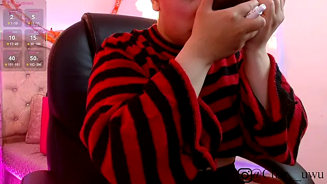 Charlotte Jones   online show from 10-25-25, 11:31