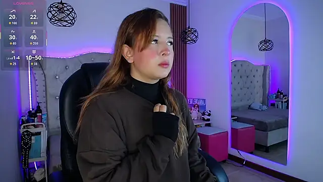 Charlotte Jones   online show from 01-17-26, 11:36