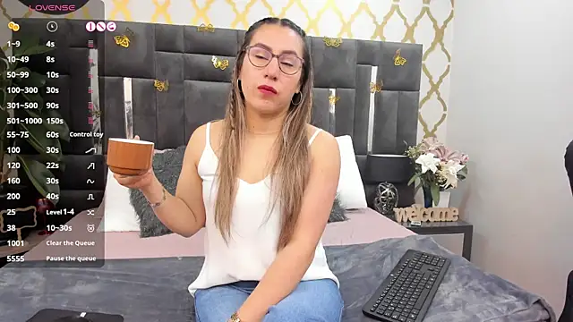 RubbyTaylor online show from 11-14-25, 02:43