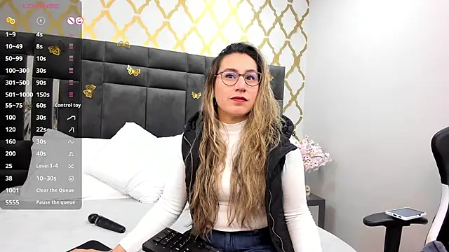 RubbyTaylor online show from 10-17-25, 02:19