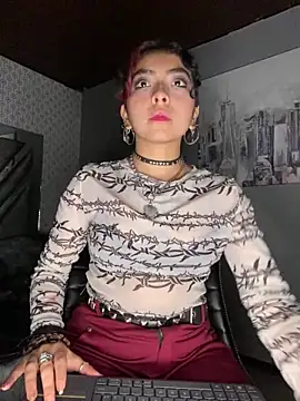 Snapshot of _Gothiccbitch_ chatting on 01-08-25, 03:51  Gothiccbitch  online show from 01-08-25, 03:51