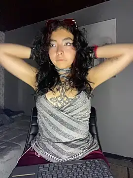 Snapshot of _Gothiccbitch_ chatting on 03-07-25, 03:19  Gothiccbitch  online show from 03-07-25, 03:19