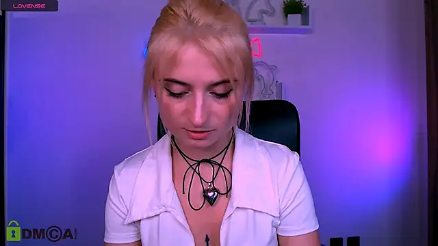 Snapshot of melisa_white1 chatting on 07-15-26, 07:10 melisa white1 online show from 07-15-26, 07:10