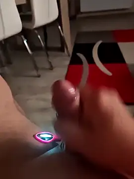 Szeltolo001 online show from 04-08-26, 10:44