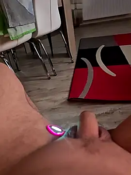 Szeltolo001 online show from 04-20-26, 01:52