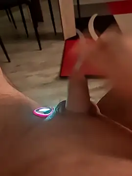 Szeltolo001 online show from 02-09-26, 03:37