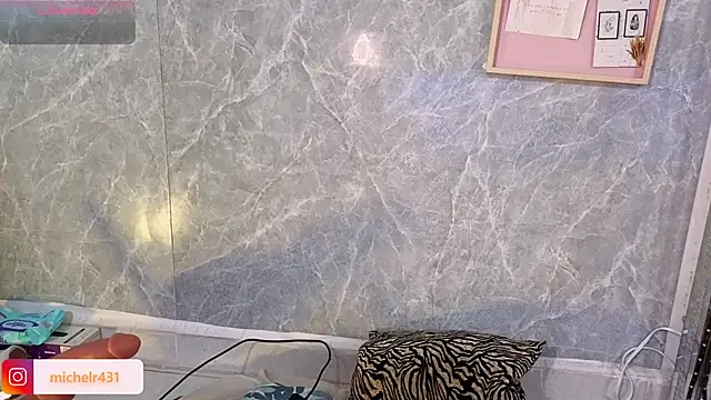 Mia  reys online show from 03-25-26, 12:48