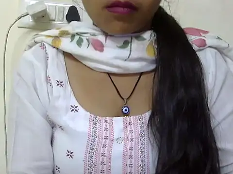 momo lov online show from 10-10-25, 04:46