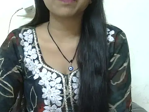 momo lov online show from 10-19-25, 04:48