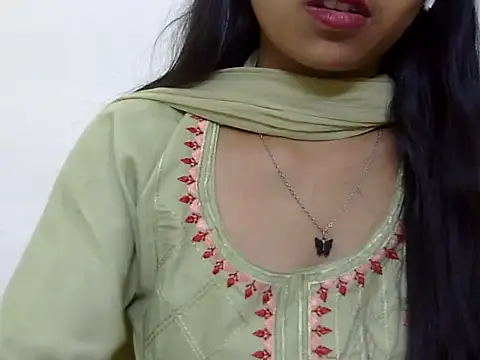 momo lov online show from 03-18-25, 08:17