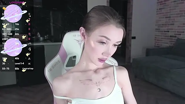 Snapshot of sweetiebones chatting on 02-17-25, 01:55 sweetiebones online show from 02-17-25, 01:55