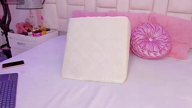 CahitlinBell online show from 03-19-25, 05:30