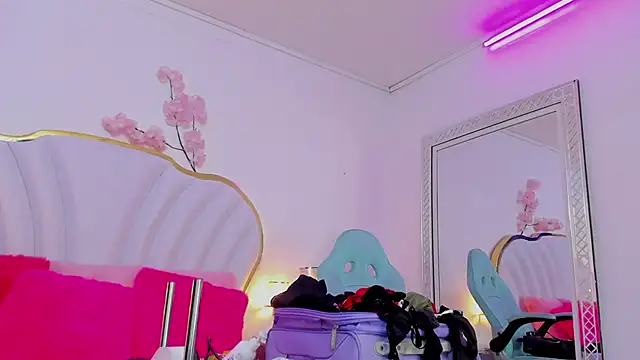 CahitlinBell online show from 02-07-25, 04:37