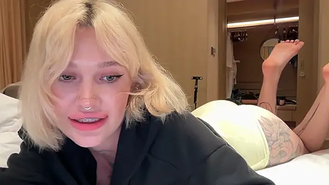 Golden Aline online show from 04-10-26, 12:12