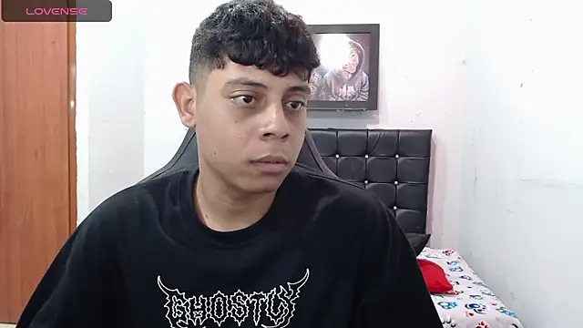 Snapshot of Wiiliam_20 chatting on 02-11-25, 03:08 Wiiliam 20 online show from 02-11-25, 03:08