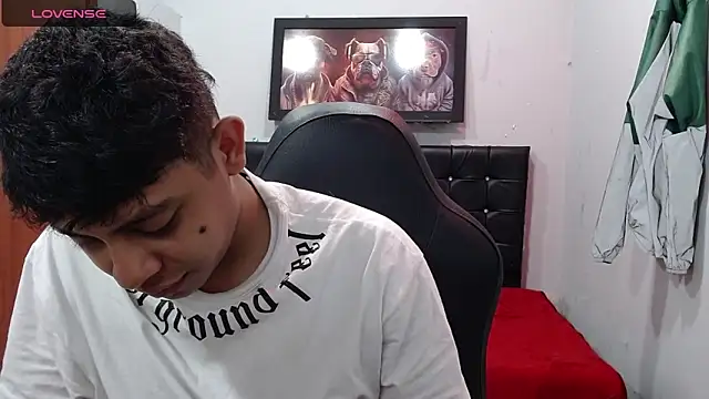 Snapshot of Wiiliam_20 chatting on 03-05-25, 01:17 Wiiliam 20 online show from 03-05-25, 01:17