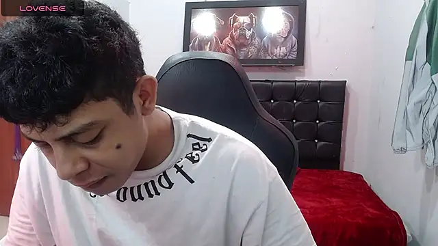 Snapshot of Wiiliam_20 chatting on 02-05-25, 02:26 Wiiliam 20 online show from 02-05-25, 02:26