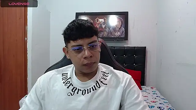 Snapshot of Wiiliam_20 chatting on 02-13-25, 12:21 Wiiliam 20 online show from 02-13-25, 12:21