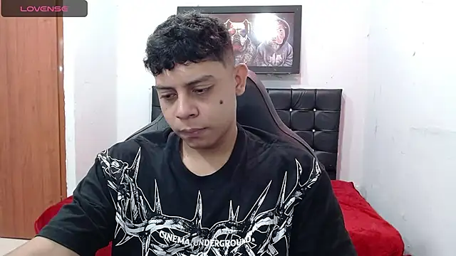 Snapshot of Wiiliam_20 chatting on 02-26-25, 11:54 Wiiliam 20 online show from 02-26-25, 11:54