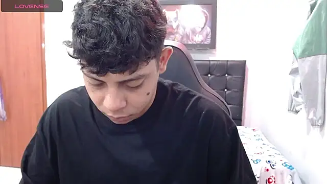 Snapshot of Wiiliam_20 chatting on 02-19-25, 04:11 Wiiliam 20 online show from 02-19-25, 04:11