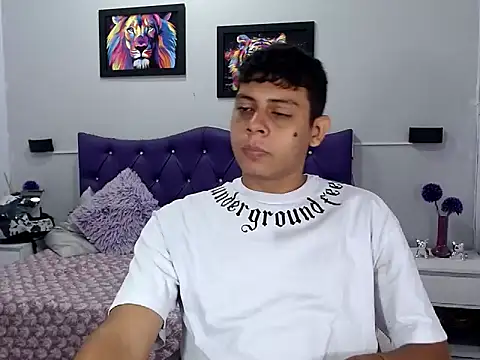 Snapshot of Wiiliam_20 chatting on 11-16-25, 01:05 Wiiliam 20 online show from 11-16-25, 01:05