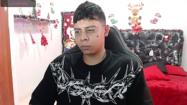 Snapshot of Wiiliam_20 chatting on 12-22-24, 01:11 Wiiliam 20 online show from 12-22-24, 01:11