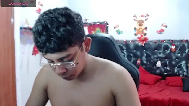 Snapshot of Wiiliam_20 chatting on 12-19-24, 06:23 Wiiliam 20 online show from 12-19-24, 06:23