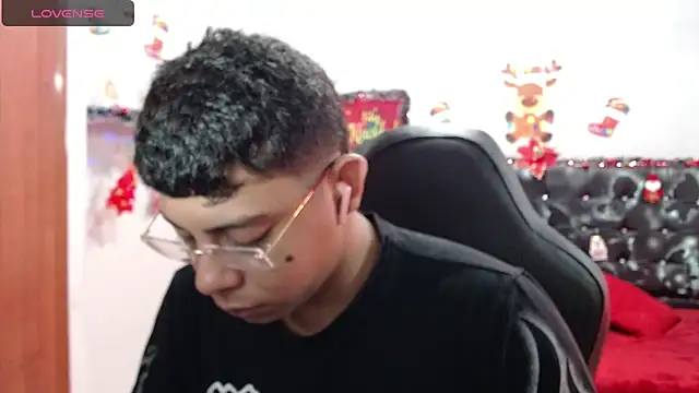 Snapshot of Wiiliam_20 chatting on 12-24-24, 01:28 Wiiliam 20 online show from 12-24-24, 01:28