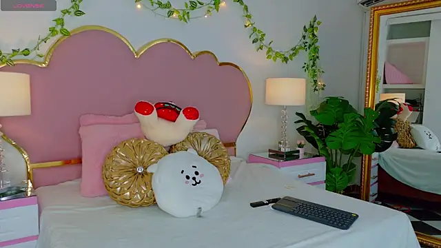 EmmaCrush online show from 11-12-25, 09:51