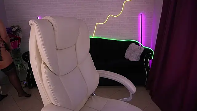 GabbieJay online show from 09-10-25, 12:26