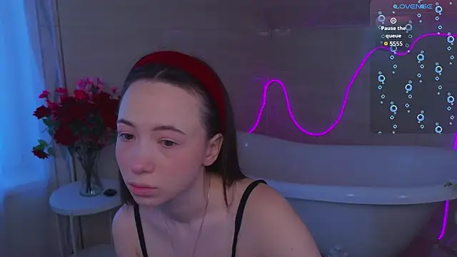 Hayle Hill online show from 04-15-26, 01:55