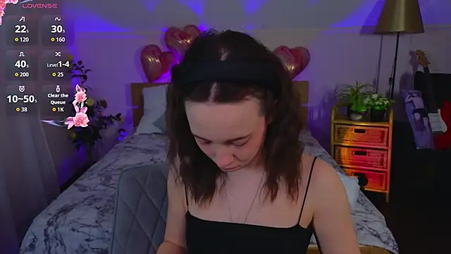 Hayle Hill online show from 02-09-26, 01:03