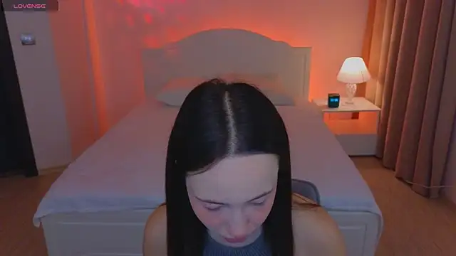 Hayle Hill online show from 11-18-25, 01:54