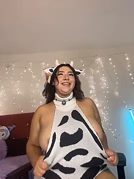 Snapshot of scarlett_queen56 chatting on 10-10-25, 05:30 scarlett queen56 online show from 10-10-25, 05:30