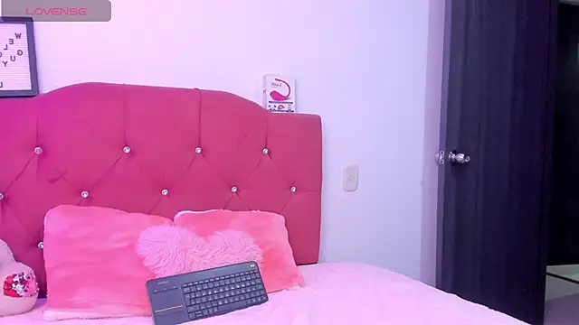 LucianaTomson online show from 11-22-25, 09:02