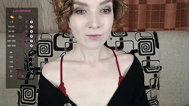 TinaWince online show from 10-31-25, 04:31