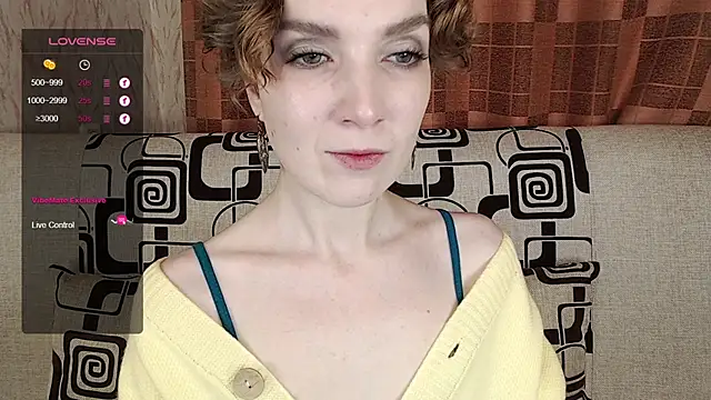 TinaWince online show from 12-19-25, 04:49