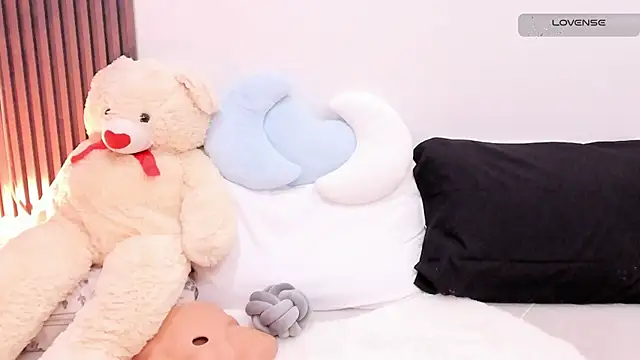  alaiasmile  online show from 07-18-26, 04:37