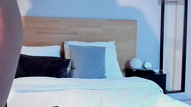  alaiasmile  online show from 12-20-25, 07:39